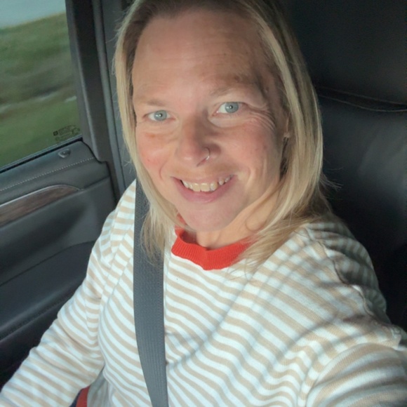 Meet your Posher, Melanie - Picture 2 of 2